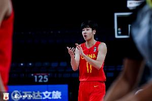 发现半岛体育-探长：张博源进攻效率不足 对防守&amp;篮板的态度不是一个领袖该有的