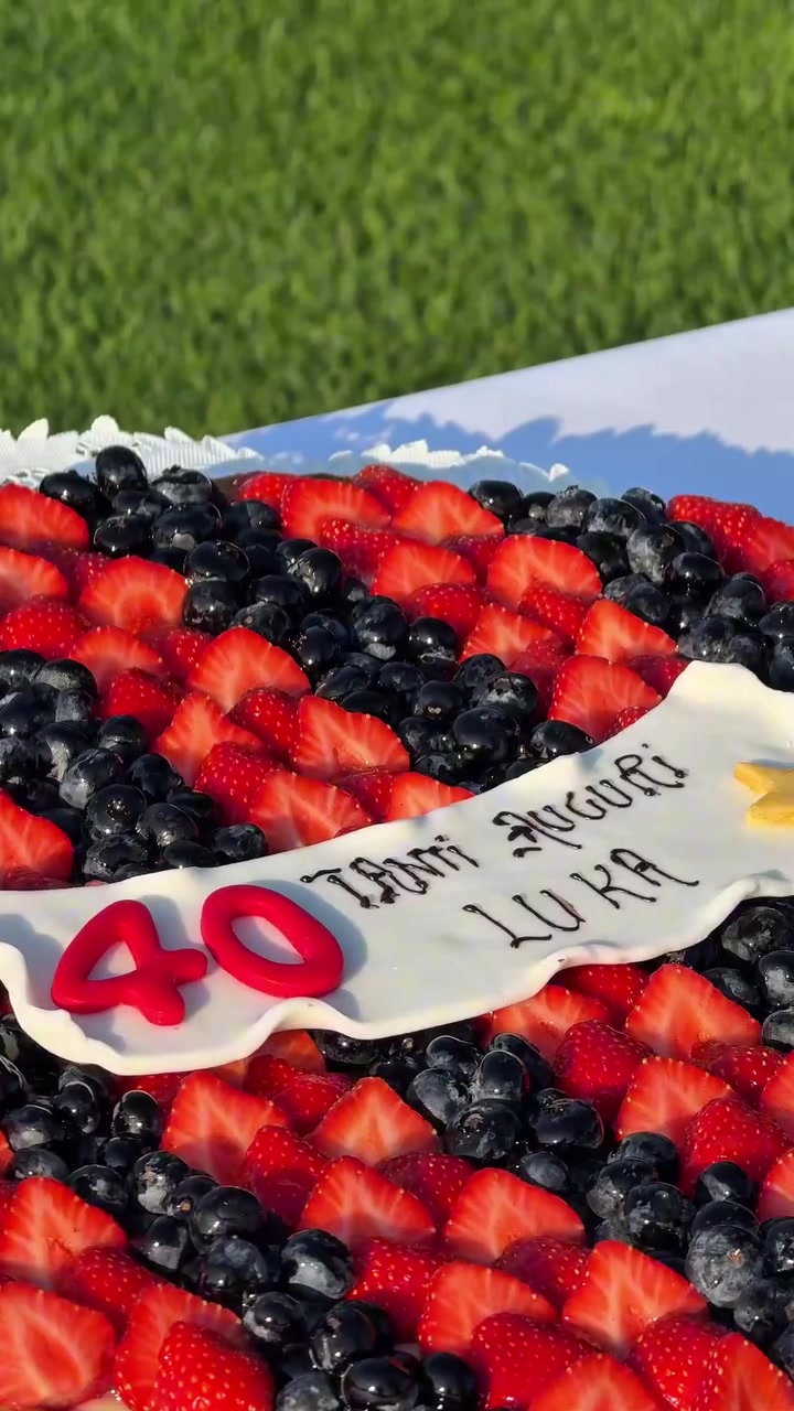 发现半岛体育-莫德里奇许愿：今年我只想要一个礼物，那就是和米兰一起赢得奖杯