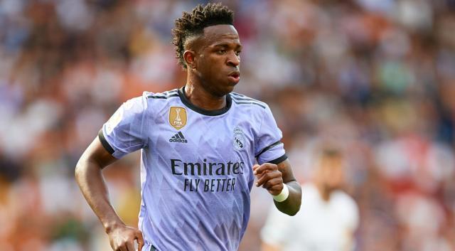 发现半岛体育-安切洛蒂：维尼修斯爱足球爱皇马 他不会离队