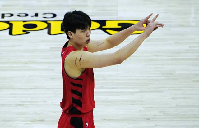 发现半岛体育-队记：杨瀚森在NBA赛场挣扎有三大原因 对他的长期未来仍充满信心