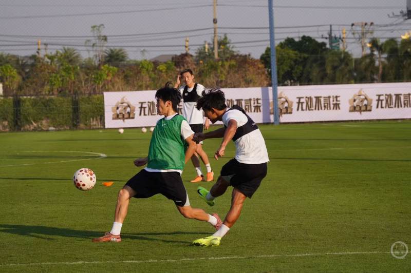 发现半岛体育-新春走基层 | 铜梁龙冬训备战中超：希望在新赛季展现重庆队的精气神